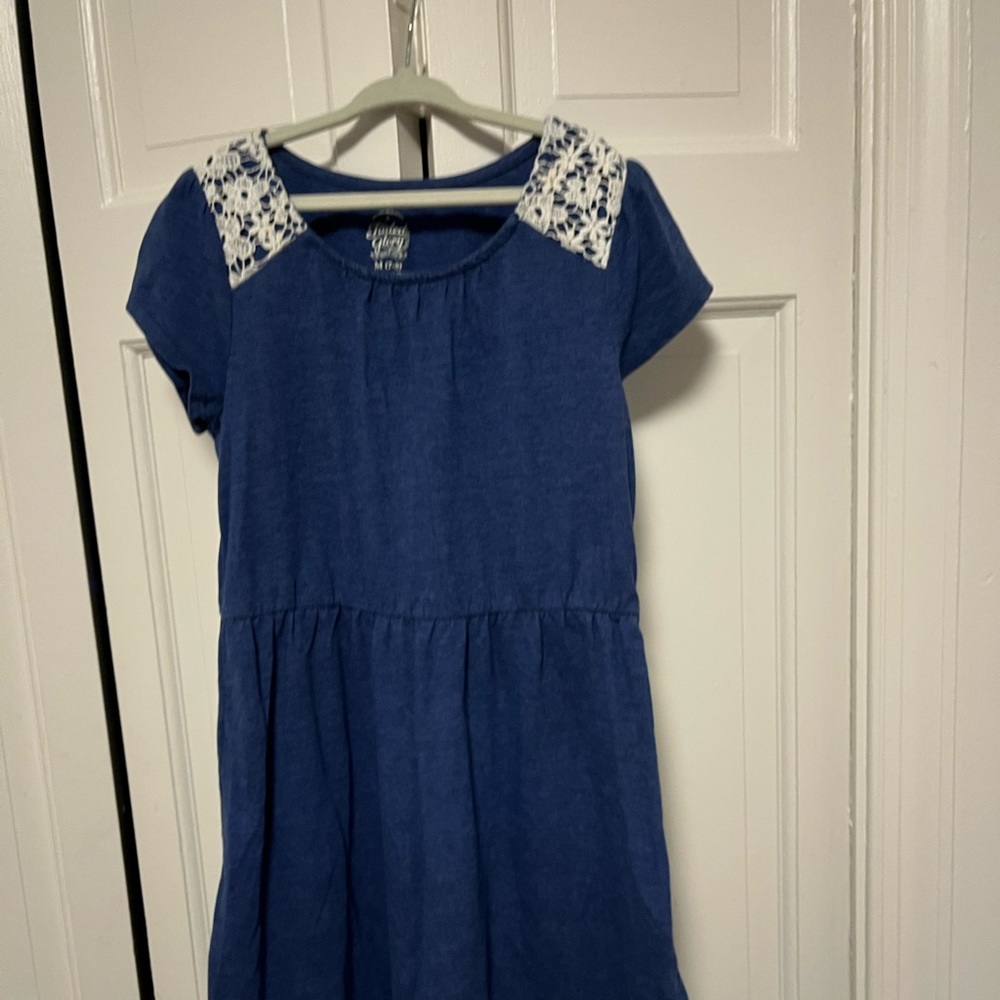 Walmart 1 dress and 2 Tshirt bundle size 7/8